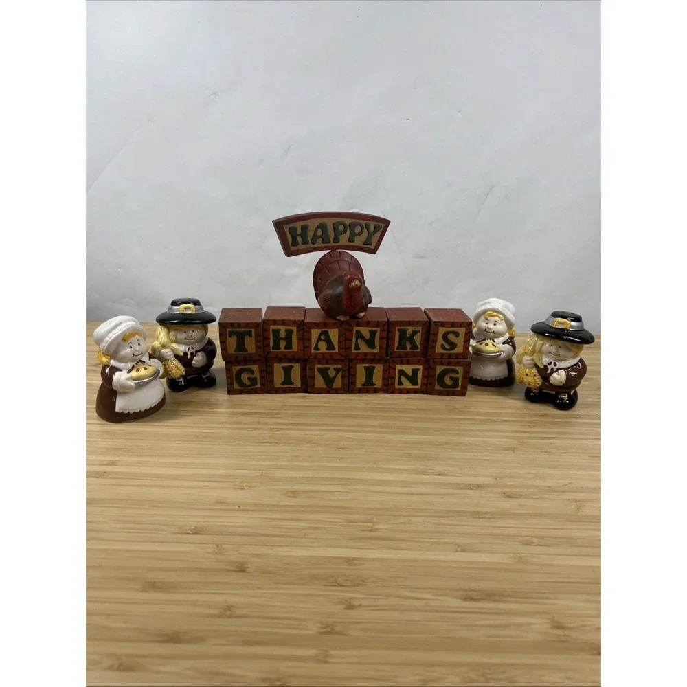 Papel Freelance Thanksgiving Decor w‎ Salt Pepper Shakers THANKSGIVING